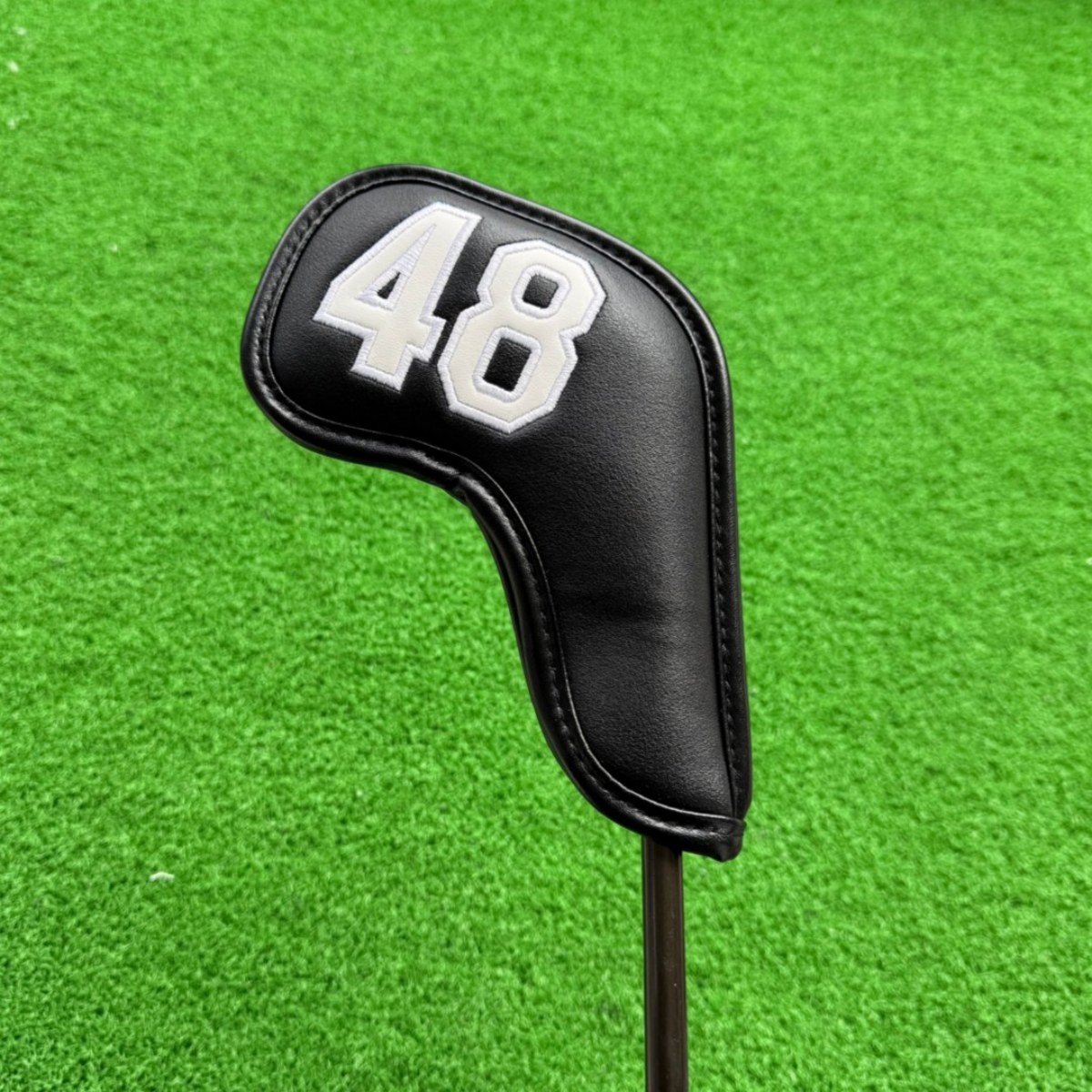 PUレザー製 ゴルフアイアンクラブヘッドカバー 48 50  - Golf Equipment Cabinet のレビューと価格